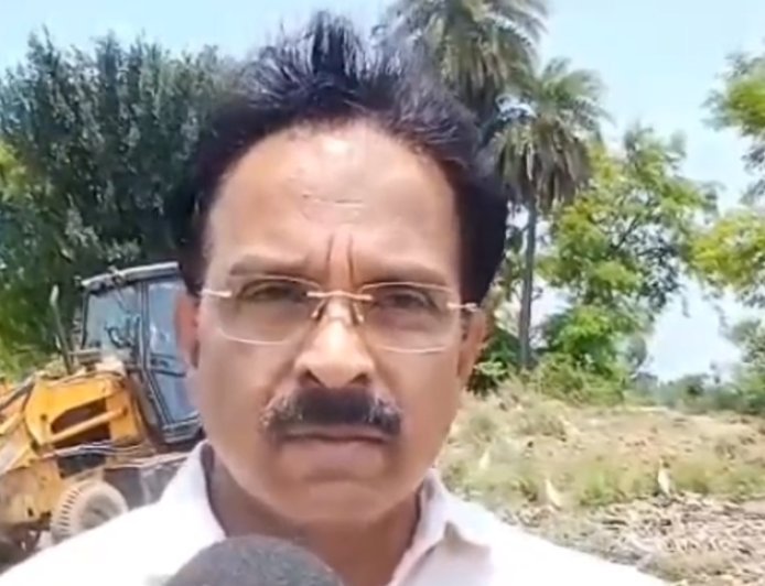 Sambhal: 48 साल बाद सम्भल दंगा पीड़ित परिवार को मिला पुनर्वास का हक, डीएम कल रखेंगे नए आशियाने की नींव।