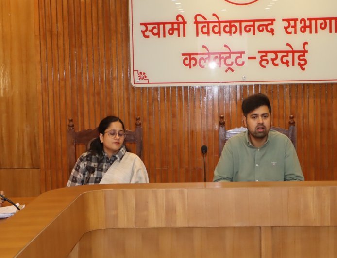Hardoi : स्वास्थ्य सेवाओं में लापरवाही बर्दाश्त नहीं, खराब काम करने वाले अधिकारियों को नोटिस जारी