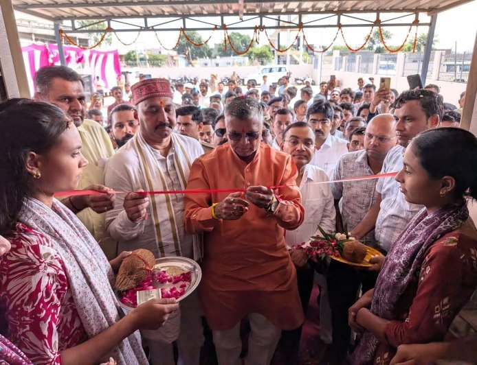 Sambhal : सम्भल को मिली बड़ी सौगात, प्रभारी मंत्री ने बिजली उपकेंद्र का किया उद्घाटन, उपभोक्ताओं को मिलेगी ओवरलोड से राहत