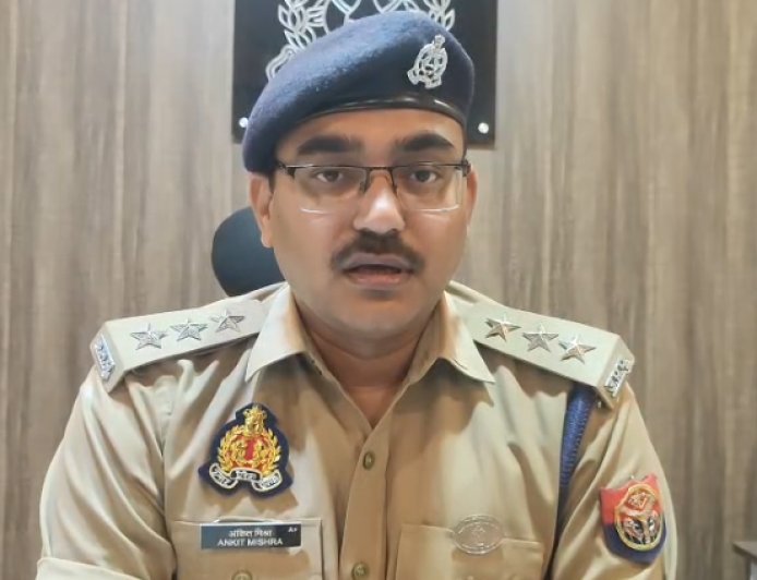Hardoi : बंद मकान का ताला तोड़कर आभूषण और नगदी की चोरी, जांच में जुटी पुलिस और फील्ड यूनिट