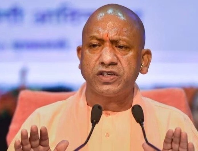 उत्तर प्रदेश सरकार का बड़ा प्रशासनिक निर्णय, पूरे राज्य में अगले छह महीनों के लिए सरकारी कर्मचारियों की हड़ताल पर लगी पूरी तरह रोक।