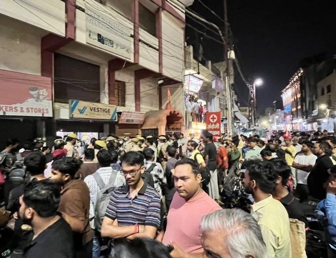 प्रयागराज में एक ही परिवार के चार सदस्यों की संदिग्ध परिस्थितियों में मौत से मचा भारी हड़कंप, बंद कमरे के भीतर फैले सनसनीखेज सन्नाटे से सहमा पूरा इलाका