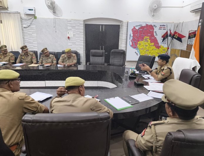 Hardoi : हरदोई में सड़क दुर्घटनाओं को रोकने के लिए समीक्षा बैठक