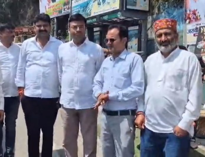 Mussoorie: राहुल गांधी का मसूरी दौरा मौसम की भेंट चढ़ा, कांग्रेस कार्यकर्ताओं में मायूसी, स्वागत की पूरी तैयारी धरी रह गई, बोले नेता- जल्द फिर आएंगे राहुल। 
