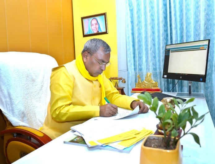 योगी सरकार का सुशासन मॉडल: देश के लिए रोल मॉडल बना यूपी का पंचायती राज विभाग, 3 अभिनव पहलें राष्ट्रीय संकलन में शामिल।