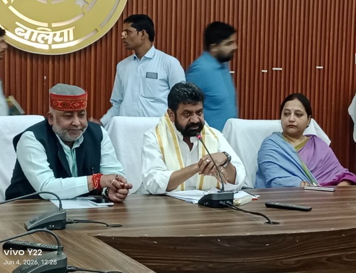 Ballia: केंद्र सरकार के 12 वर्ष पूर्ण होने पर जिले में आज से भव्य कार्यक्रम,17 दिनों का महाअभियान, पौधरोपण, स्वास्थ्य मेला और योग कार्यक्रम