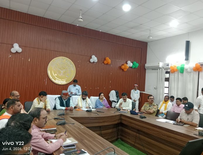 Ballia: पुलिस भर्ती परीक्षा को लेकर प्रशासन सतर्क, डीएम ने दिए कड़े निर्देश