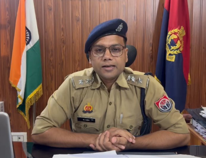 Ballia : बैरिया पुलिस की बड़ी कार्रवाई, 25 हजार का इनामी बदमाश रामबुझ यादव अवैध हथियार के साथ गिरफ्तार