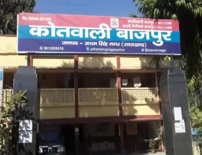 Bajpur : सीमेंट खरीदने के बहाने आए बदमाशों ने दुकान के गल्ले से उड़ाए 80 हजार रुपये