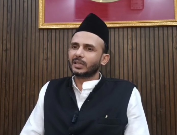 Sambhal : महंगाई पर बर्क का हमला- जनता दो वक्त की रोटी को तरस रही, सरकार गैस सिलेंडर महंगा कर रही