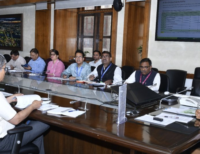 Lucknow : नाबार्ड से मिलने वाले बजट की परियोजनाओं की समीक्षा के लिए मुख्य सचिव की अध्यक्षता में उच्च स्तरीय बैठक संपन्न