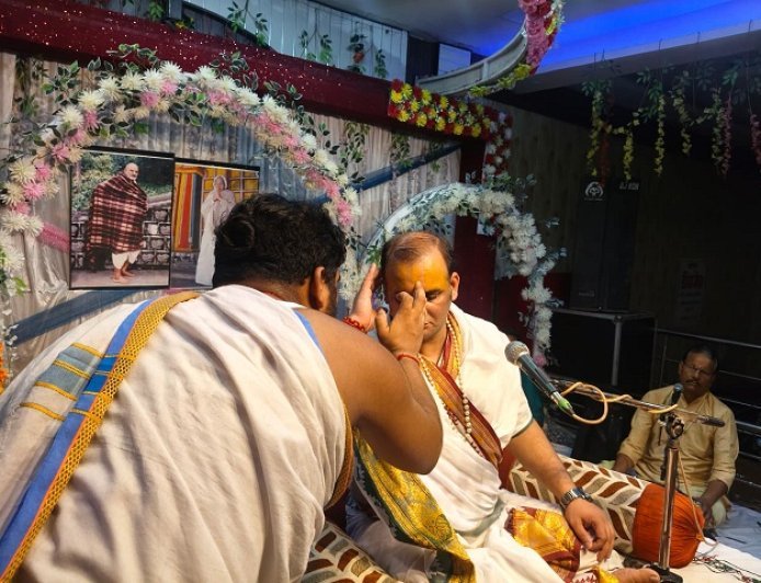 Hardoi: बाबा श्री नीम करोली पंचवटी आश्रम के वार्षिक महोत्सव में दूसरे दिन गूंजा संगीतमय सुंदरकांड पाठ