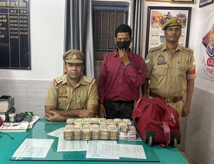 Ballia: छपरा एक्सप्रेस में युवक के बैग से 36.25 लाख नकद बरामद, दस्तावेज न मिलने पर सीज