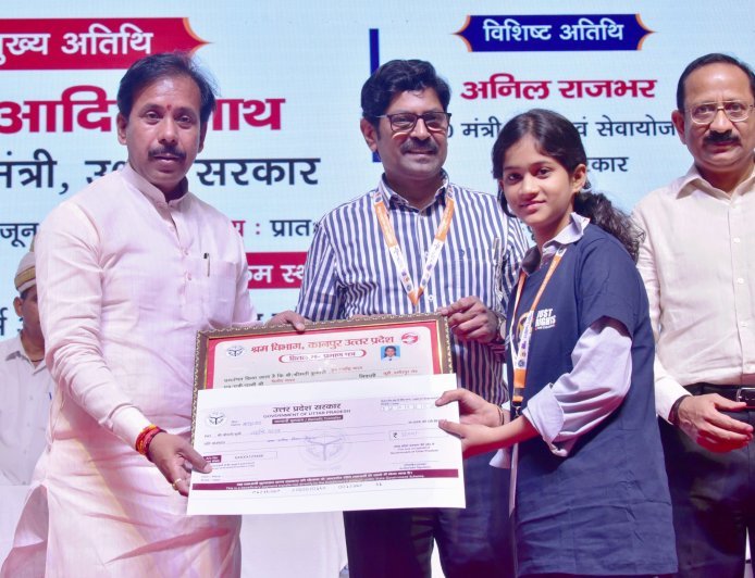 Lucknow: अंतर्राष्ट्रीय बालश्रम निषेध दिवस के अवसर पर विशेष जन जागरूकता कार्यक्रम संपन्न