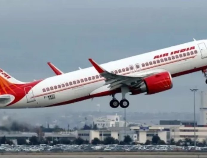 मौसम का मिजाज बिगड़ने से दिल्ली में विजिबिलिटी घटने से आठ उड़ानों का मार्ग बदला, लखनऊ डायवर्ट