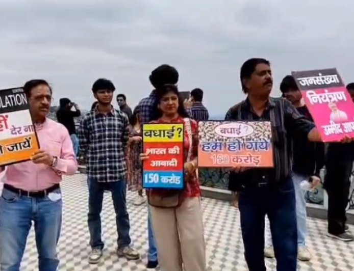 Mussoorie: 32 साल से आबादी नियंत्रण की अलख जगा रहा दंपती, बोले- प्रधानमंत्री से मिलने का इंतजार आज भी जारी