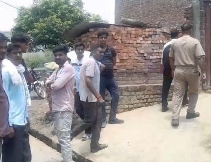 Bazpur: घर में फंदे से लटकी मिली 10 वर्षीय बालिका, संदिग्ध परिस्थितियों में मौत; पुलिस जांच में जुटी