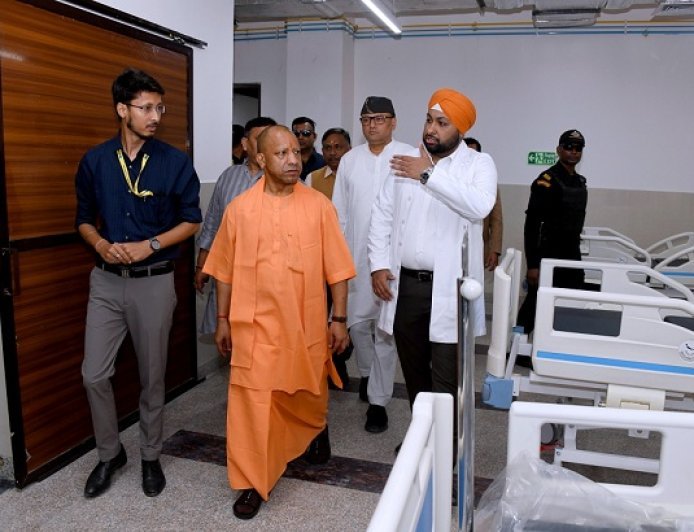 Varanasi: बीएचयू में निर्माणाधीन ‘नेशनल सेंटर फॉर एजिंग’ का सीएम योगी ने किया स्थलीय निरीक्षण