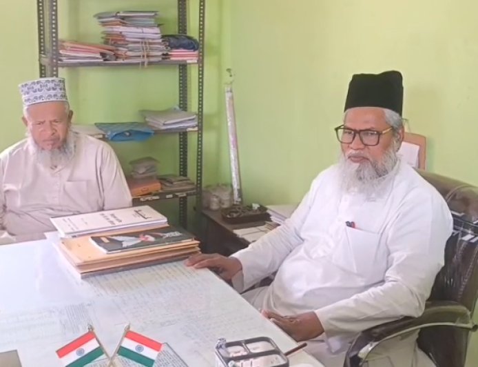 बायोमेट्रिक हाजिरी पर मदरसा प्रधानाचार्य की राय, बोले- आदेश का करेंगे पालन, छात्रों के लिए व्यवस्था चुनौतीपूर्ण