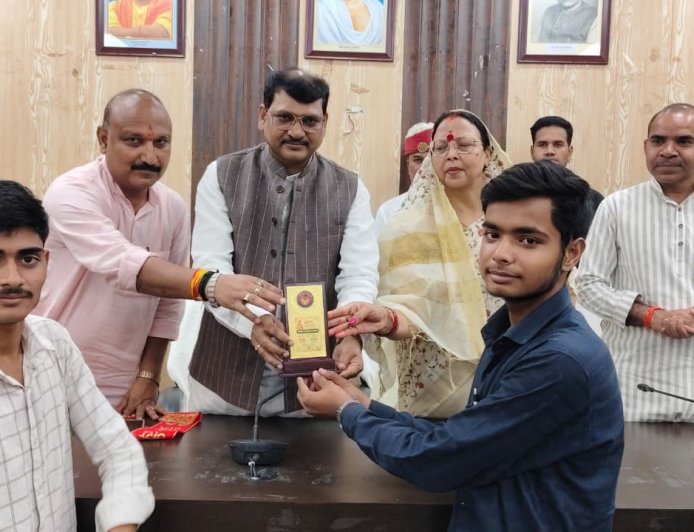 Hardoi : गांधी मैदान में विकसित भारत संकल्प सम्मेलन आयोजित, राज्यसभा सांसद ने गिनाईं सरकार की उपलब्धियां