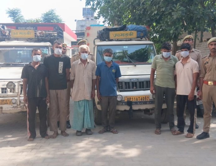 Saharanpur : सहारनपुर में गौकशी के आरोप में छह लोग गिरफ्तार, दो पिकअप गाड़ियाँ और ग्यारह गोवंश मिले