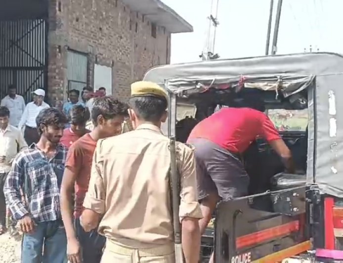 Sambhal : सम्भल में अवैध जींस वाशिंग प्लांट पर बड़ी कार्रवाई, 50वां प्लांट सील, 3.5 लाख की वसूली का आरोप, पूछताछ के लिए हिरासत में सात