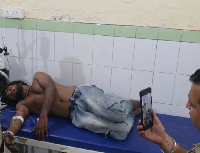 Bajpur : केलाखेड़ा में बाइक सवार बदमाशों ने युवक पर की फायरिंग, गंभीर हालत में हायर सेंटर रेफर