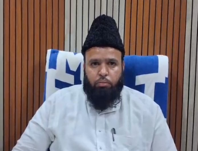 Deoband : मदरसों में बायोमेट्रिक हाजिरी के फैसले का देवबंदी उलेमा ने किया स्वागत, बताया बेहतर कदम