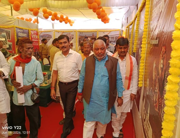 Ballia : पिता की विरासत नहीं संभाल नही पाए अखिलेश यादव सपा में मची है भगदड -दयाशंकर सिंह परिवहन मंत्री