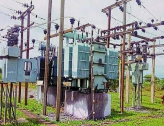 Sitapur : मिश्रिख में अघोषित बिजली कटौती से जनता परेशान, ग्रामीण इलाकों में गहराया पेयजल संकट