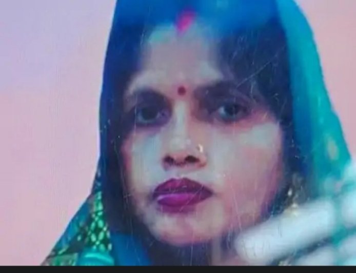 Hardoi : हरदोई में ट्रैक्टर-ट्रॉली की टक्कर से बाइक सवार महिला की दर्दनाक मौत, परिवार में कोहराम