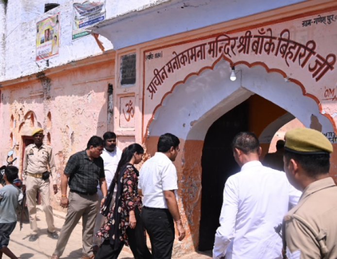 Sambhal : 140 साल पुराने मनोकामना बांके बिहारी मंदिर के जीर्णोद्धार की तैयारी, डीएम की पहल से जगी नई उम्मीद