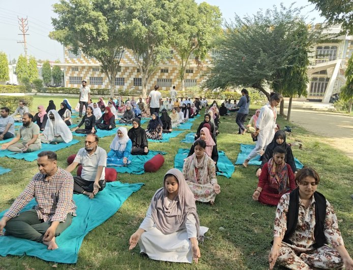 Deoband : जामिया तिब्बिया देवबंद में योग सप्ताह का आगाज, अंतर्राष्ट्रीय योग दिवस पर भव्य शिविर आयोजित