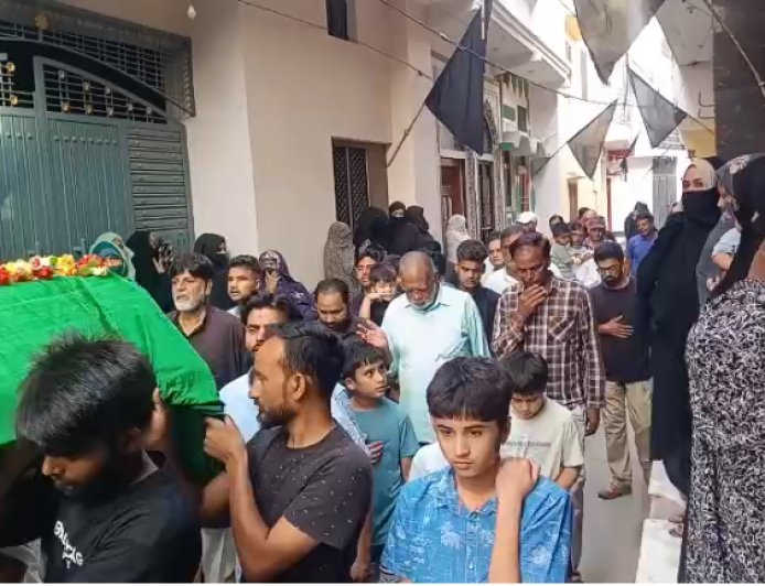 Sambhal : पांचवीं मोहर्रम पर गमगीन हुआ सिरसी, हज़रत मुस्लिम के बेटों की शहादत की याद में निकले शबीहे ताबूत