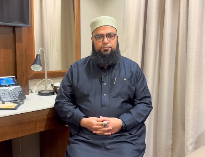 Deoband : हज-उमराह से वापसी पर केक कटिंग की रस्म इस्लामी तहज़ीब का हिस्सा नहीं: मौलाना क़ारी इसहाक़ गोरा