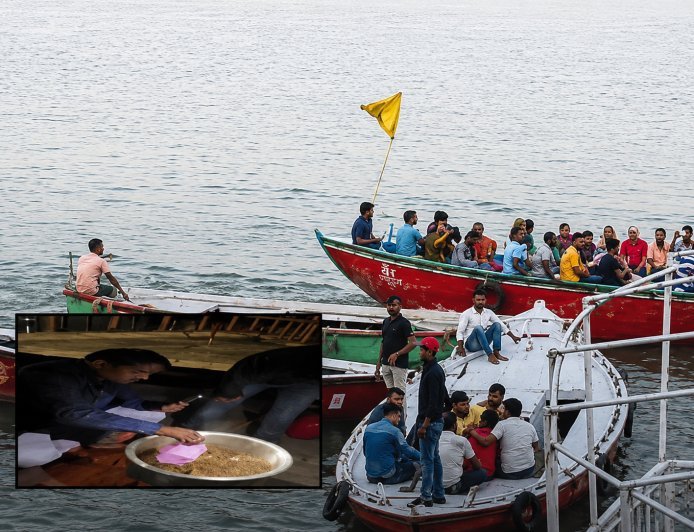 वाराणसी: गंगा नदी में नाव पर मांस पकाने और शराब पार्टी का वीडियो वायरल, 5 गिरफ्तार, बीजेपी पार्षद से जुड़ा लिंक