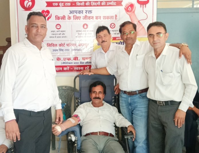Bajpur : सिविल कोर्ट में बार एसोसिएशन ने लगाया रक्तदान शिविर, एसडीएम अमृता शर्मा ने किया उद्घाटन
