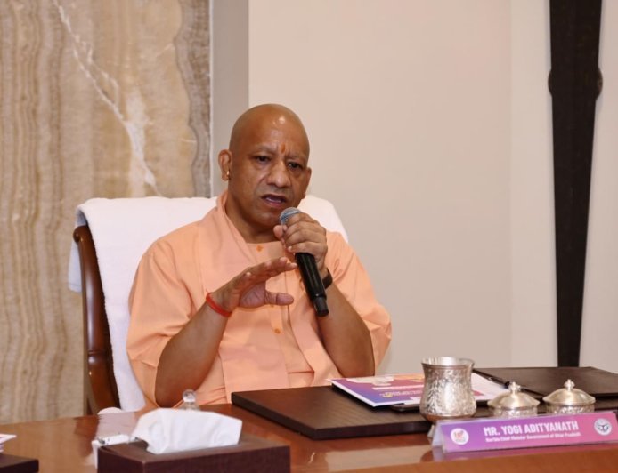 बेंगलुरु में निवेशकों ने माना यूपी का लोहा, नोएडा-जेवर-लखनऊ कॉरिडोर बनेगा देश का नया आर्थिक हब