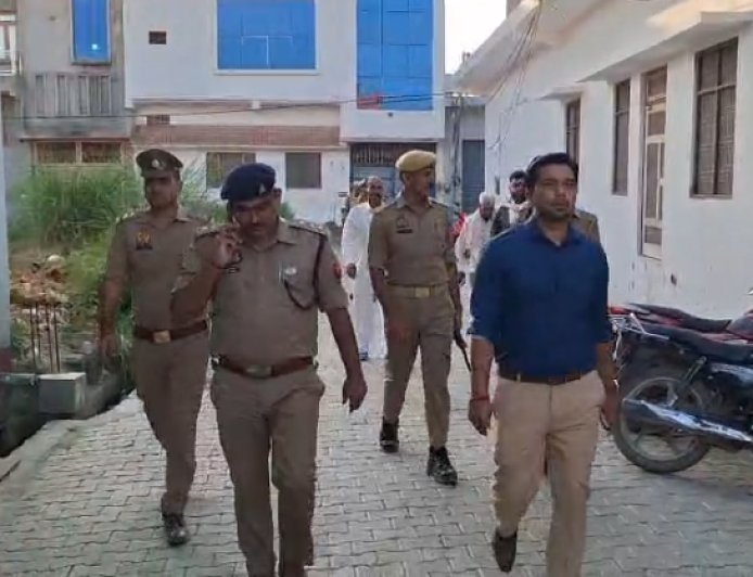 Sambhal : सम्भल में बिना सुरक्षा इंतजामों के चल रहा कोचिंग सेंटर सील, होटल और लाइब्रेरी मालिकों को नोटिस
