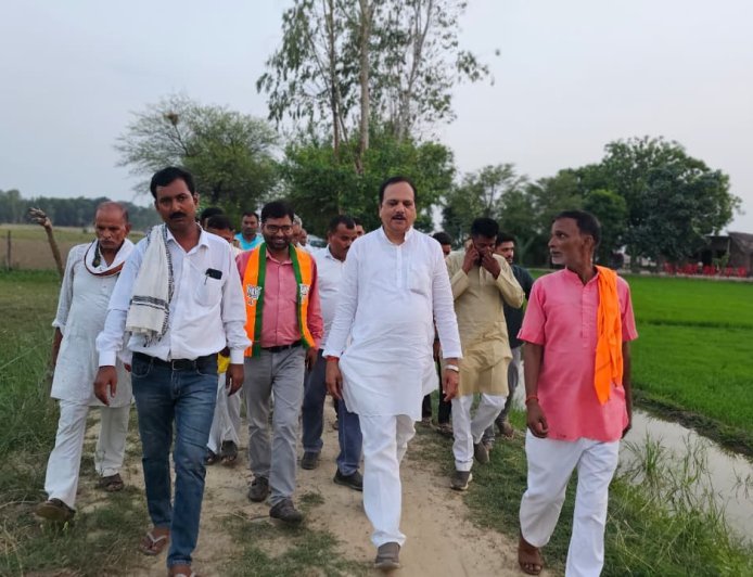 Hardoi : विधायक माधवेंद्र प्रताप सिंह रानू ने सांडी के भानापुर जनियामऊ में बाढ़ परियोजना के कार्यों का किया निरीक्षण, दिए निर्देश