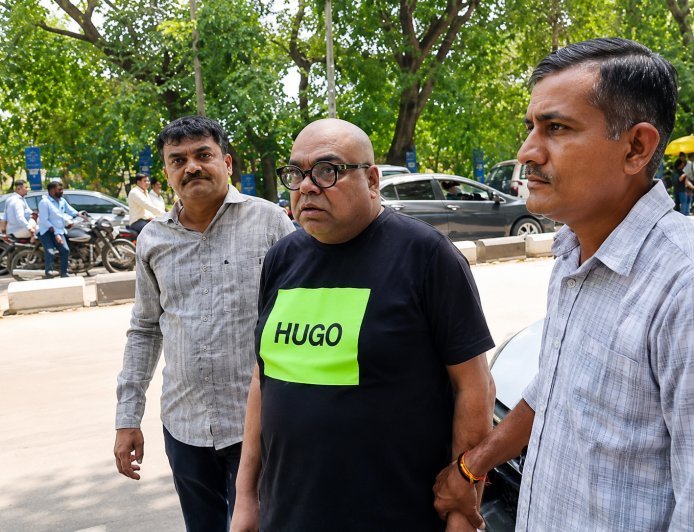 Surat Celebrity Event Fraud: अरिजीत सिंह और कपिल शर्मा के शो के नाम पर 1.41 करोड़ की ठगी, मुंबई से आरोपी गिरफ्तार