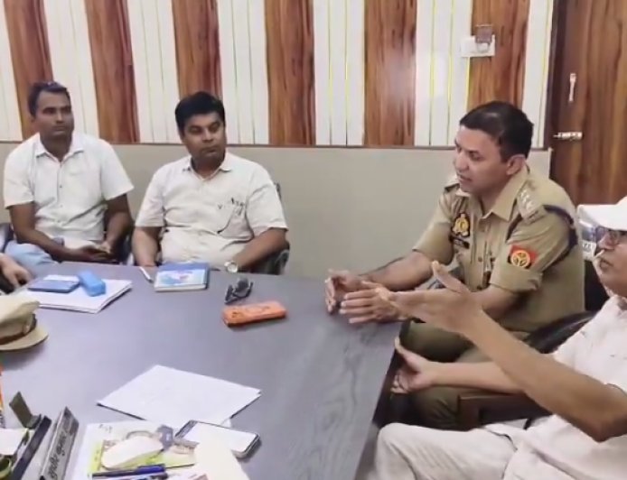Sambhal : सम्भल में अतिक्रमण पर प्रशासन सख्त, मार्केट में बनेगा 'नो ई-रिक्शा जोन', नियम तोड़ने वालों पर होगी सीधी कार्रवाई