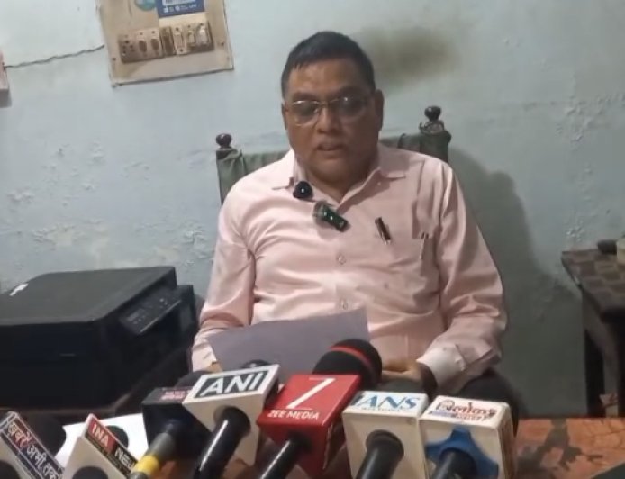 Ballia : बलिया में नियमों की अनदेखी पर प्रशासन का बड़ा एक्शन, दो नामी होटल और रेस्टोरेंट सील