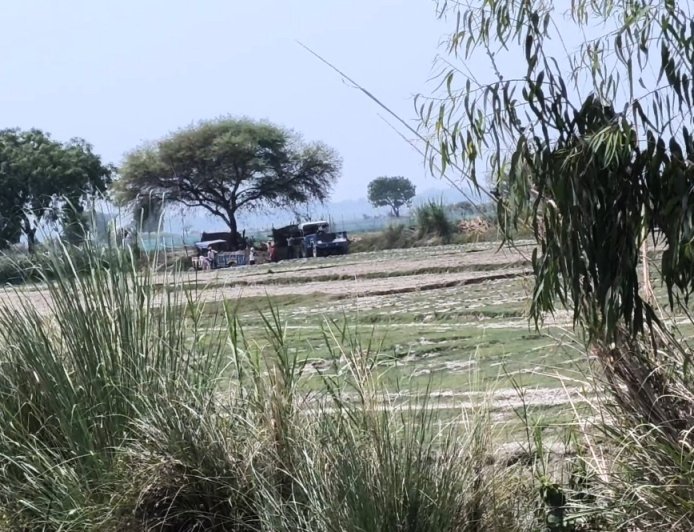 Hardoi : अरवल क्षेत्र में धड़ल्ले से चल रहा अवैध खनन, पुलिस और खनन विभाग की भूमिका पर उठे सवाल