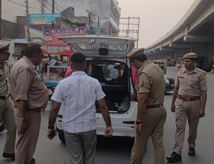 Deoband : पुलिस ने चलाया सघन वाहन चेकिंग अभियान, यातायात नियमों का उल्लंघन करने वालों के काटे चालान