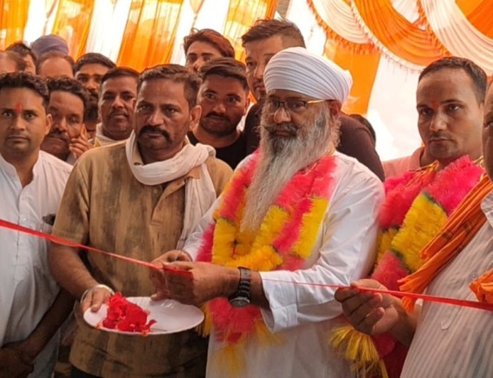 Bajpur : बरहैनी में श्याम ट्रेडर्स का उद्घाटन, प्लास्टिक कबाड़ काटने की मशीन के कारखाने की हुई शुरुआत
