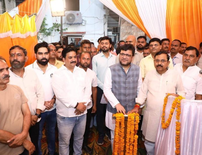 Hardoi : राज्यमंत्री नितिन अग्रवाल ने हरदोई को दी 490 लाख रुपये के विकास कार्यों की सौगात, 40 परियोजनाओं का हुआ लोकार्पण