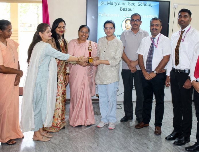 Bazpur Jahnavi Bhardwaj Success Story: बाजपुर की जाह्नवी भारद्वाज ने रचा इतिहास, IISER परीक्षा और CUET में हासिल की शानदार सफलता