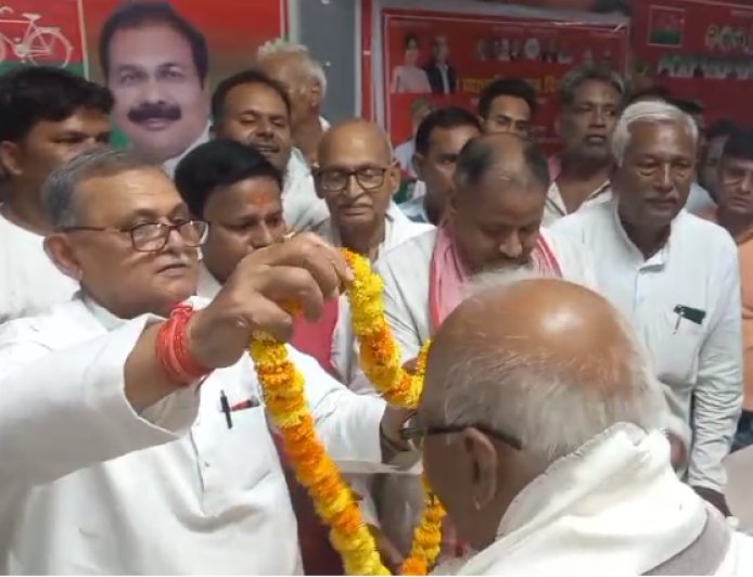 Sanatan Pandey Attack on BJP: बलिया में सपा सांसद सनातन पांडे का भाजपा पर बड़ा हमला, राम मंदिर चंदा चोरी और एनकाउंटर पर उठाए सवाल
