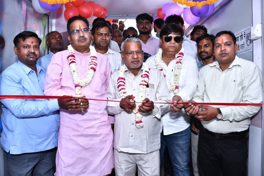 Hathras: न्यू बापू ब्लड सेंटर का उद्घाटन, रक्तदान के लिए किया प्रेरित। 